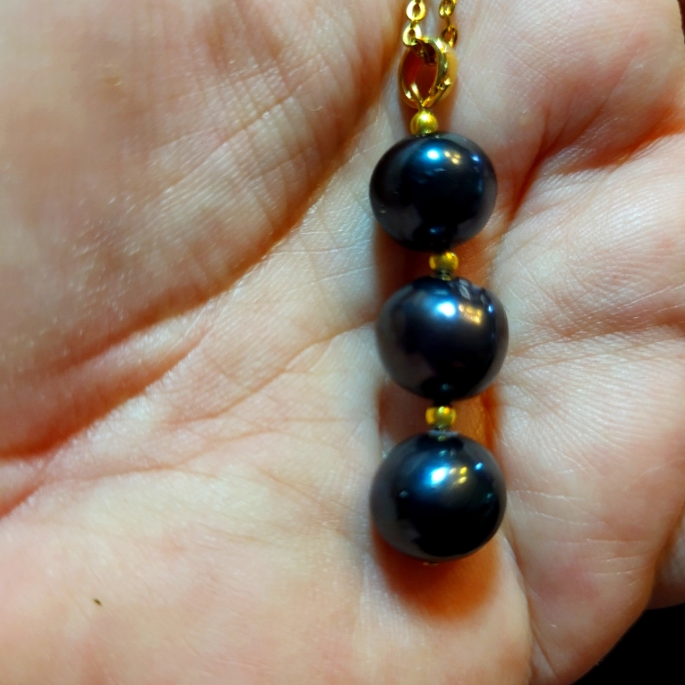 Tahitian black pearls pendant